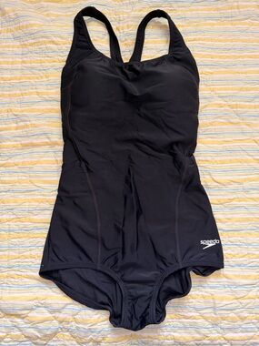 Speedo Black Women's Performance One-Piece Swimsuit Sz. 6